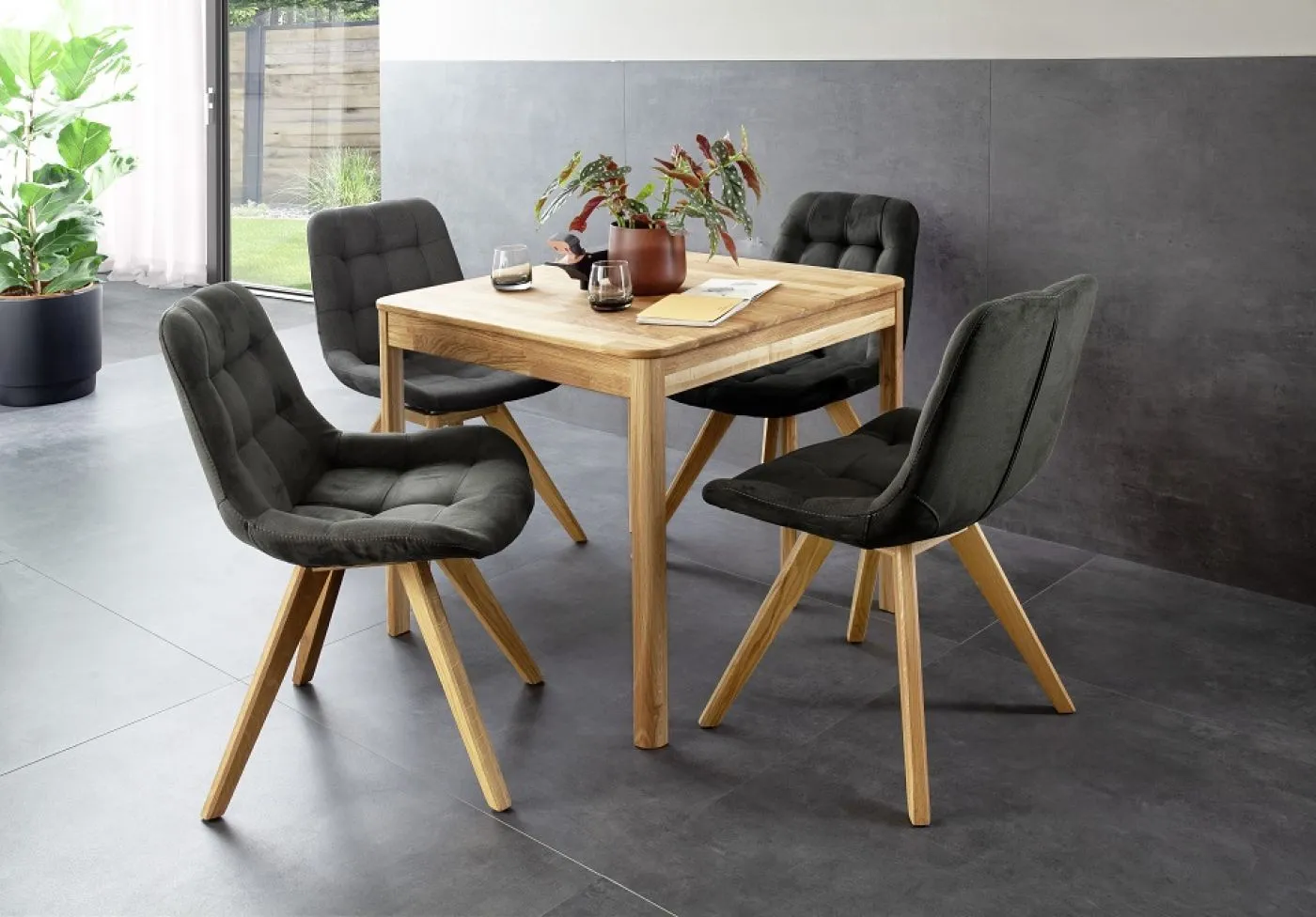 Esszimmertisch Oskar | 80X80 | Wildeiche massiv