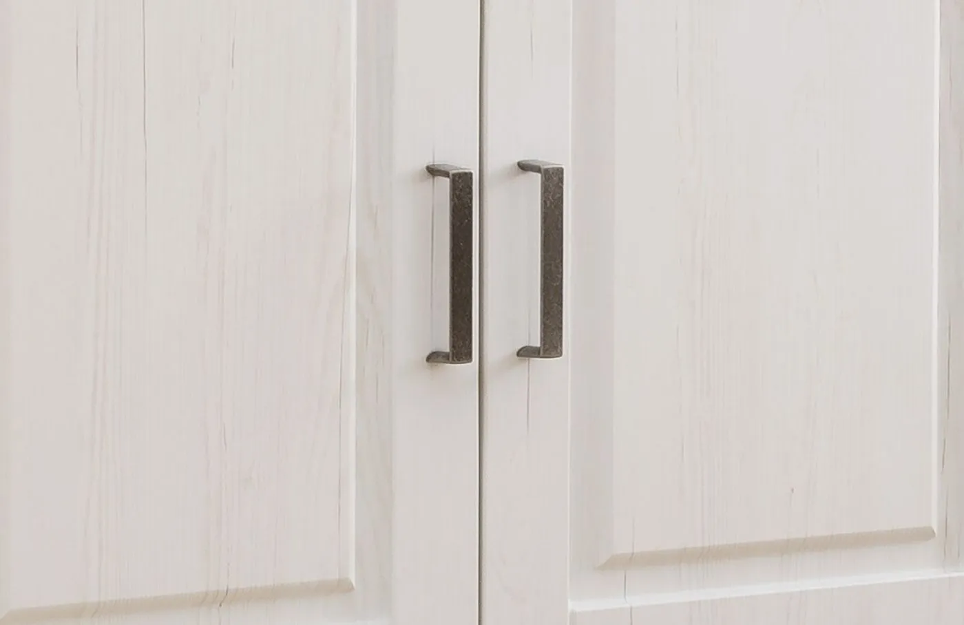 Highboard I Brixen | Landhaus modern | Pinie Aurelio / Grandson Oak mit 3er Set LED Glasbodenclips