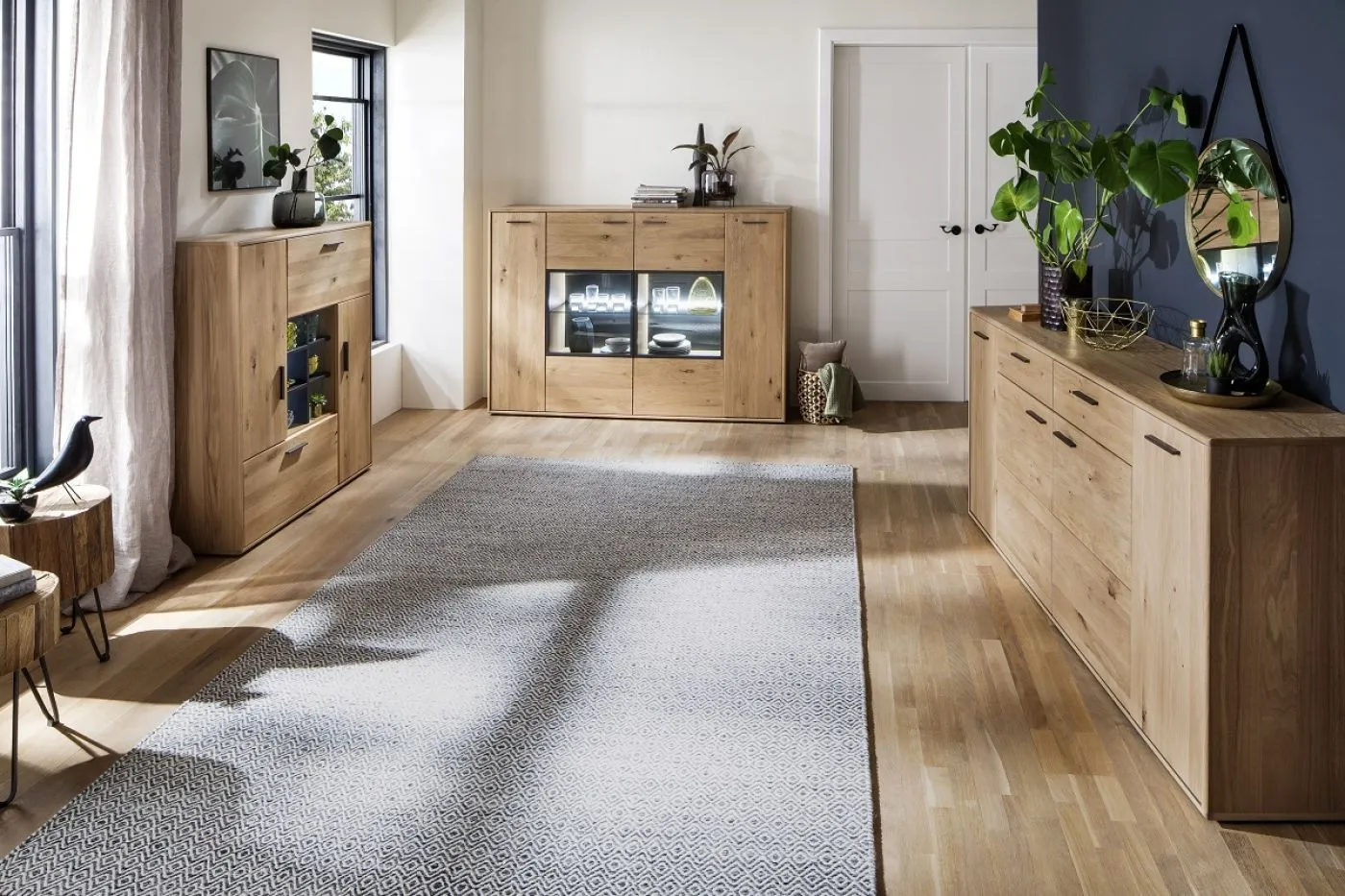 Highboard Portland 2 | Asteiche Bianco | mit 2er Set LED Band 45 cm