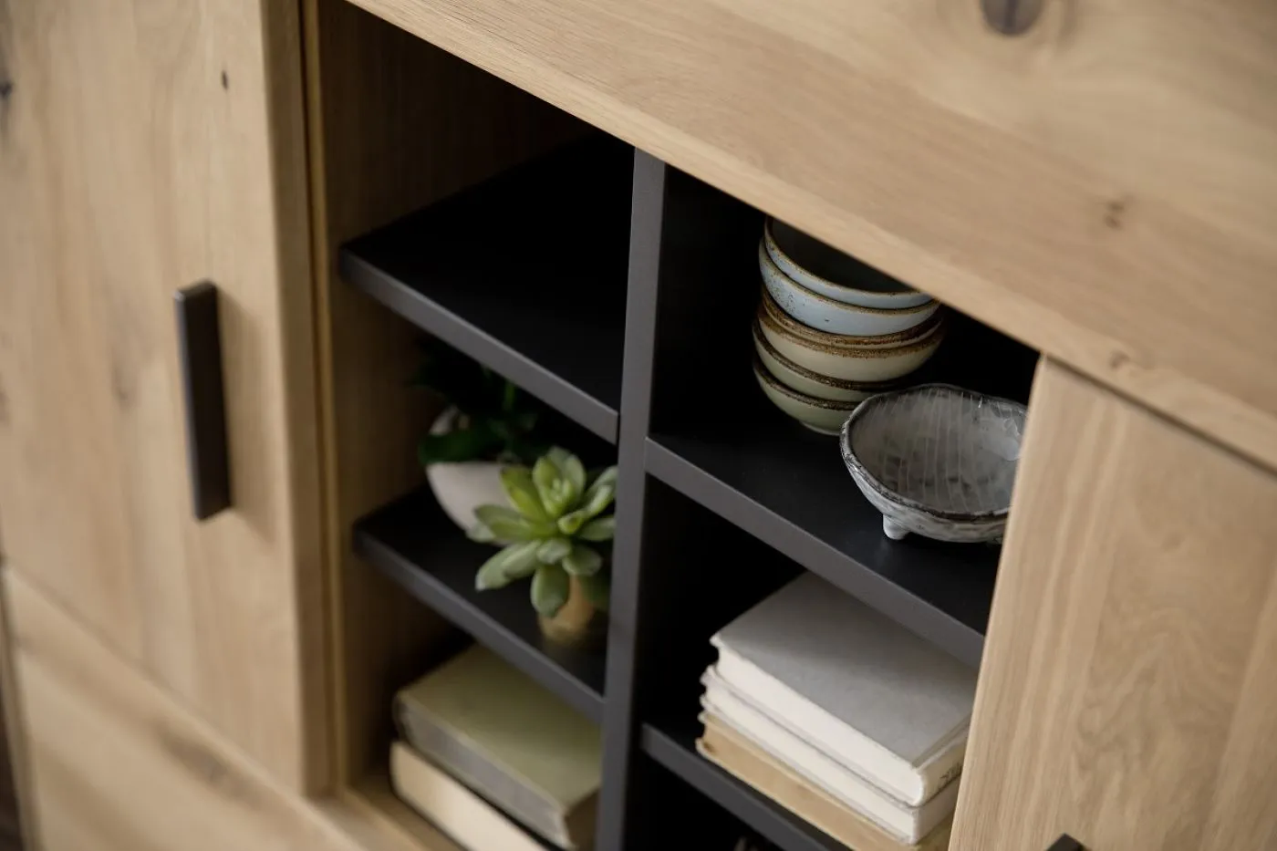 Highboard Portland | Asteiche Bianco massiv | LED Beleuchtung