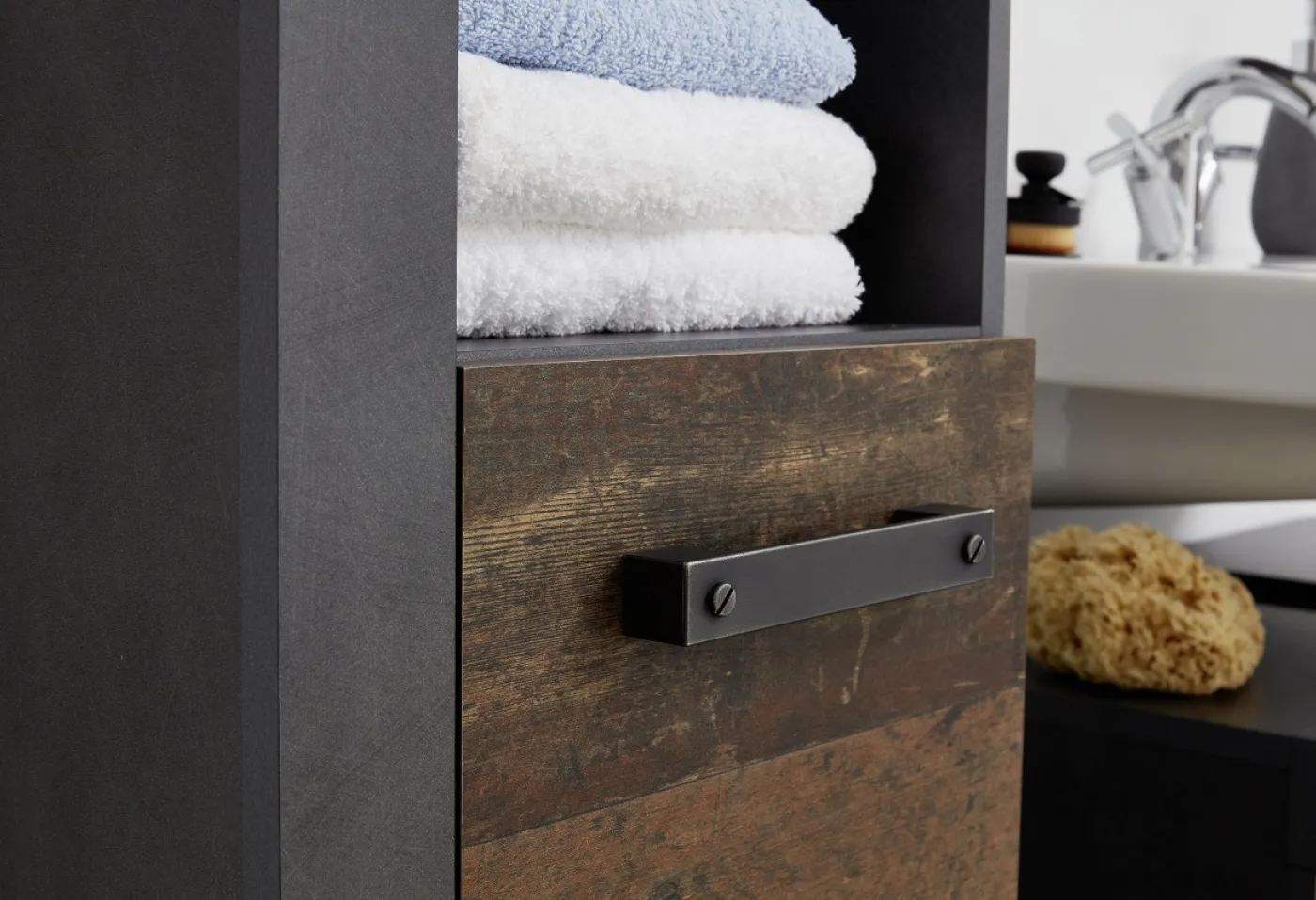 Hochschrank Cancun Indy | Matera grau / Old Used Wood | Shabby Look