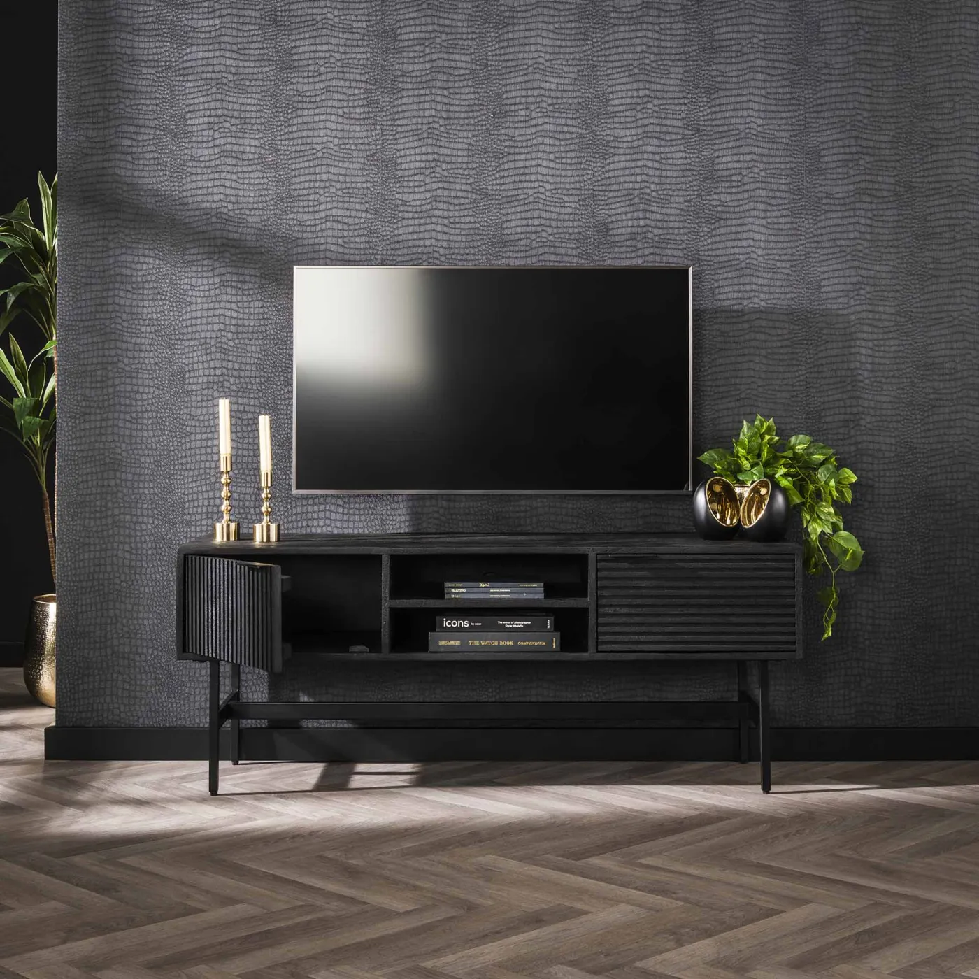 TV-Lowboard Genka | Mangoholz massiv | schwarz